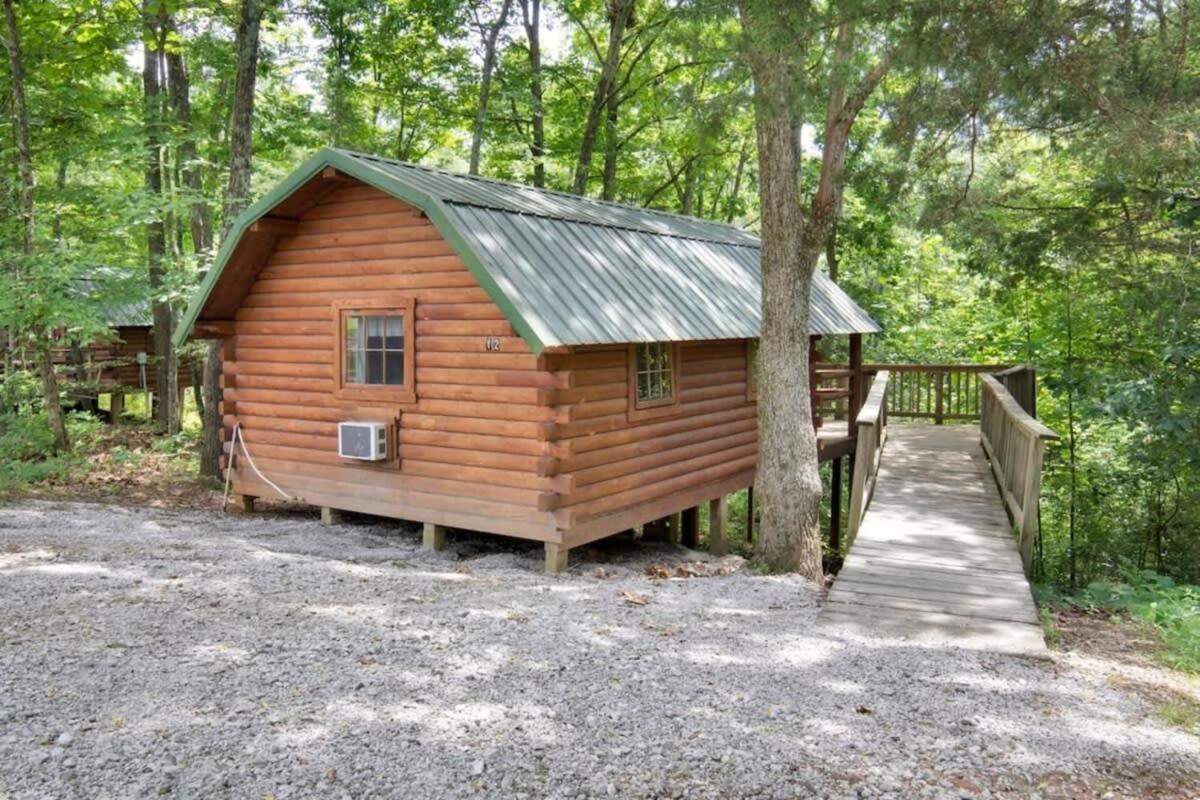 Villa Rustic Cabin In Lake Monroe à Bloomington Extérieur photo